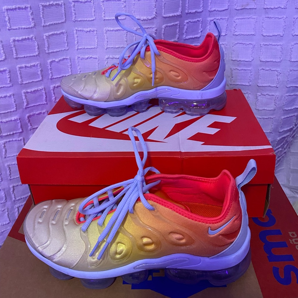 NIKE VaporMax Plus